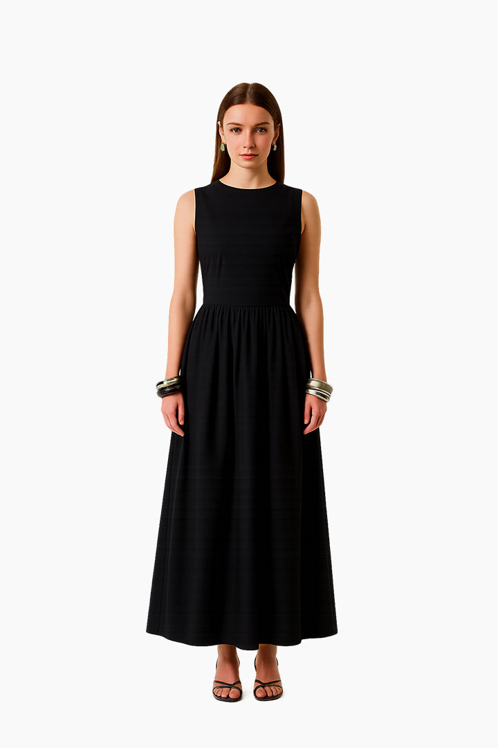 Woman wearing a black sleeveless dress
