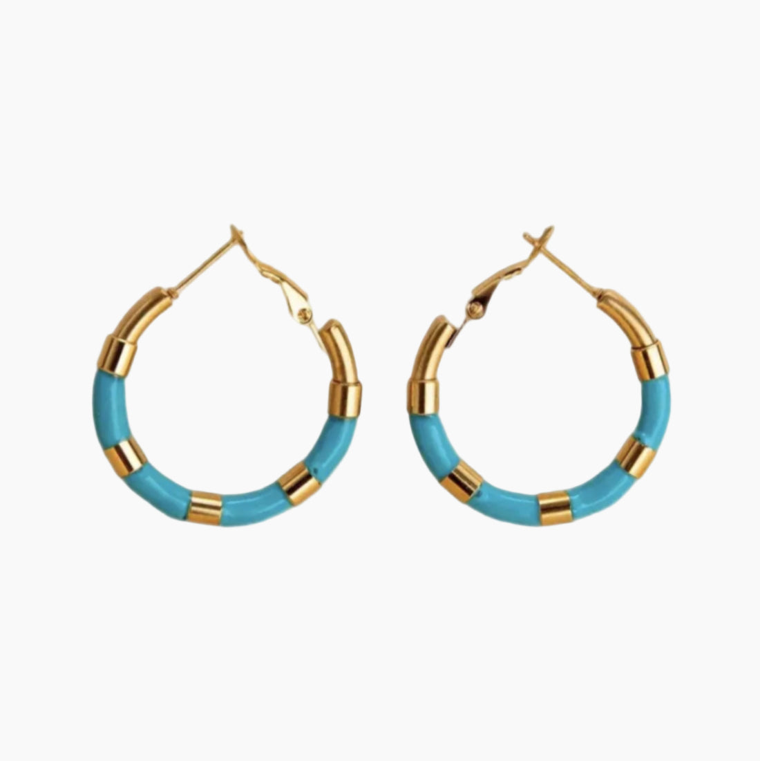 Gold round earrings w/aquamarine