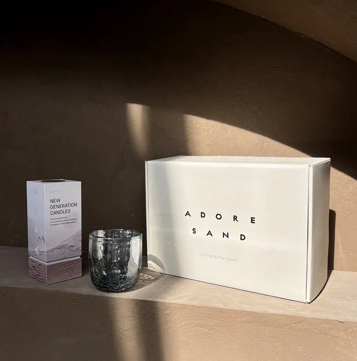 Midnight desert set - Small includes:
Handcrafted Midnight glass jar - size D10 cm H 10 cm
Premium Sand Candle 0.5 kg wax with 30 wicks