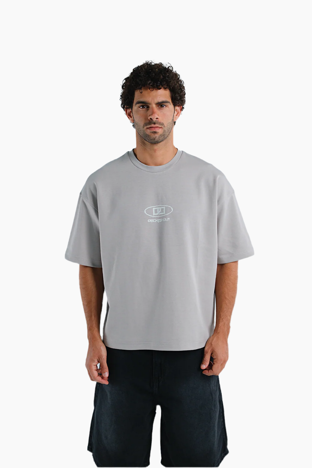 Man wearing a gray t-shirt