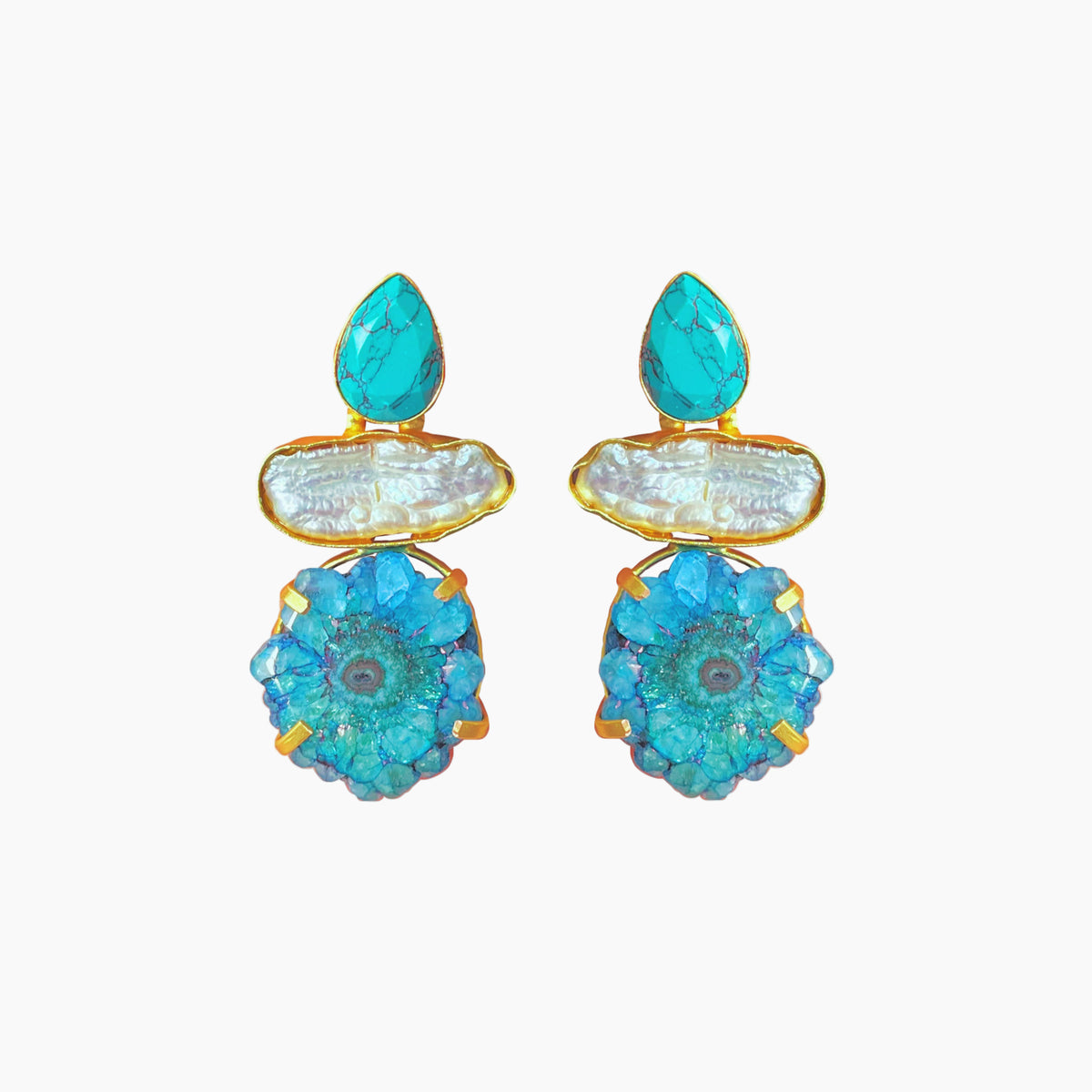 Pair of earrings with turquoise stones and gold accents