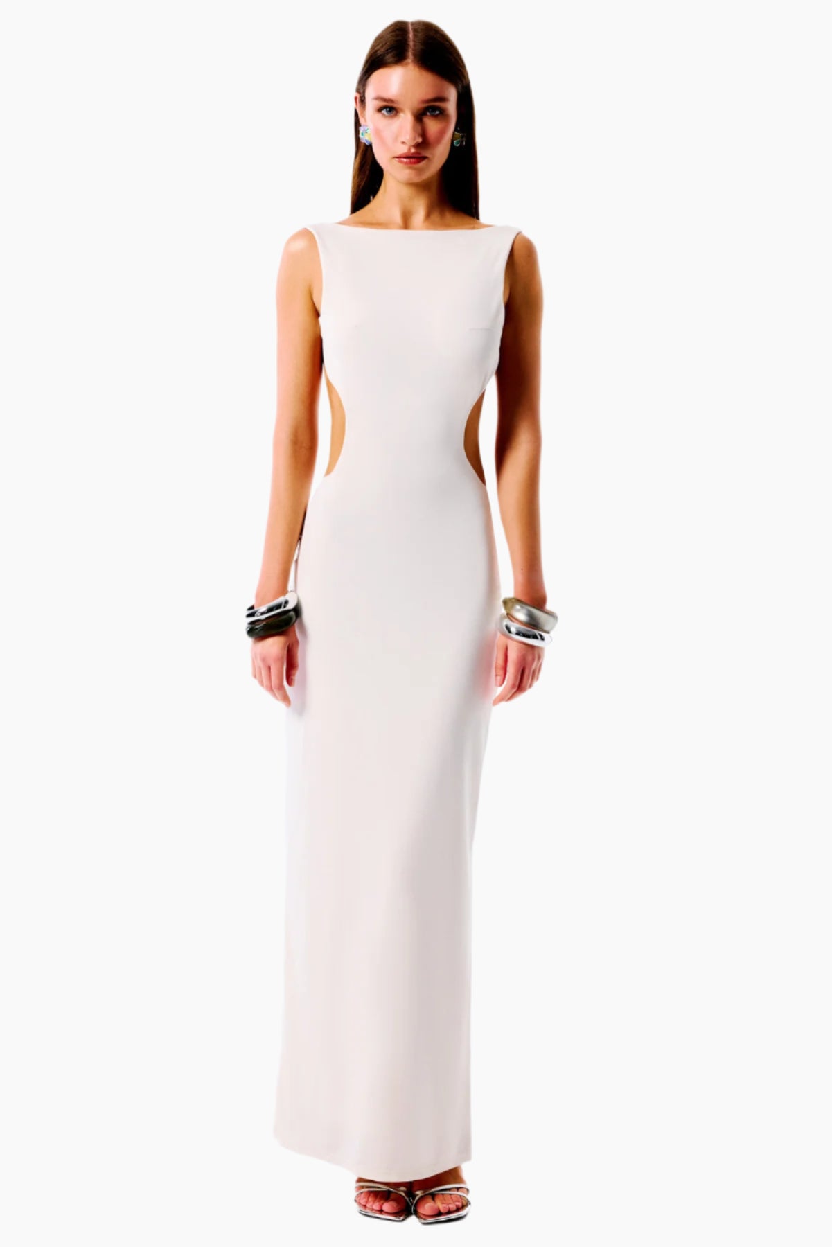 Woman wearing a white sleeveless dress