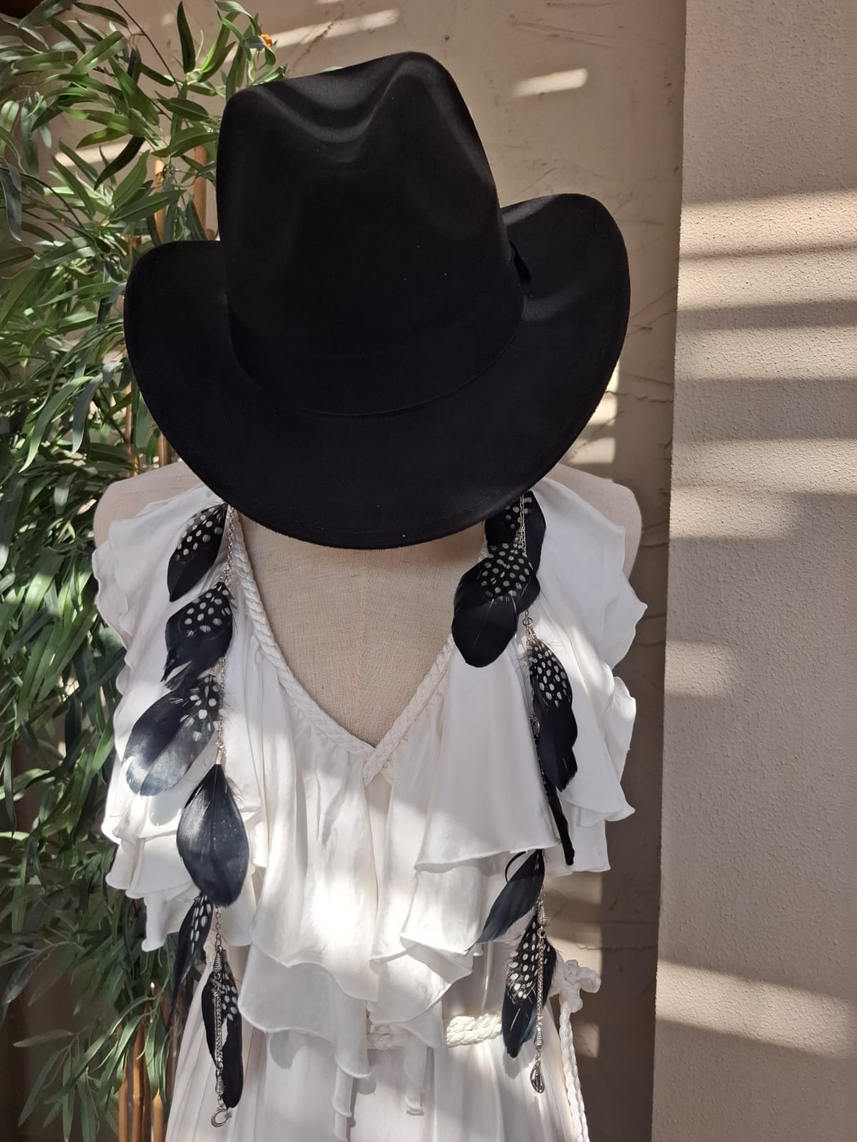 BB Cowboy hat with feather chains