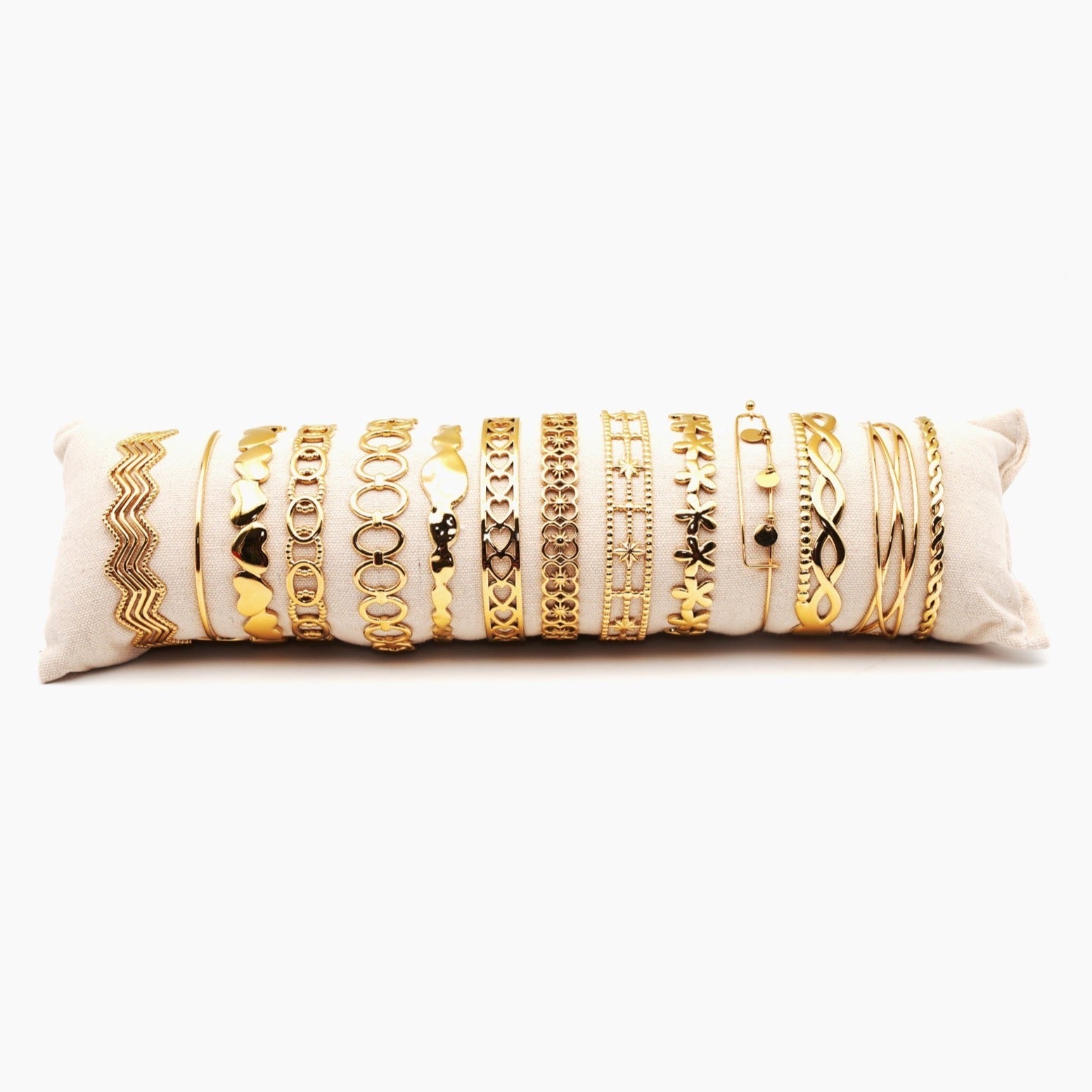 Vintage Cut Golden Bracelets-FLTRD-UAE-1
