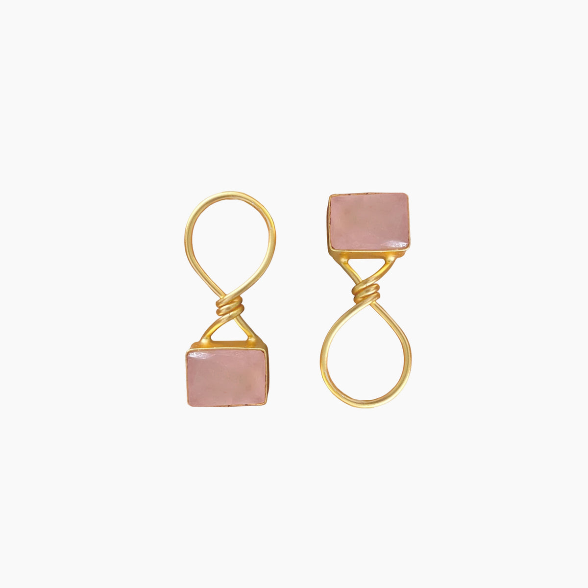 Pair of earrings with pink stones and gold loops