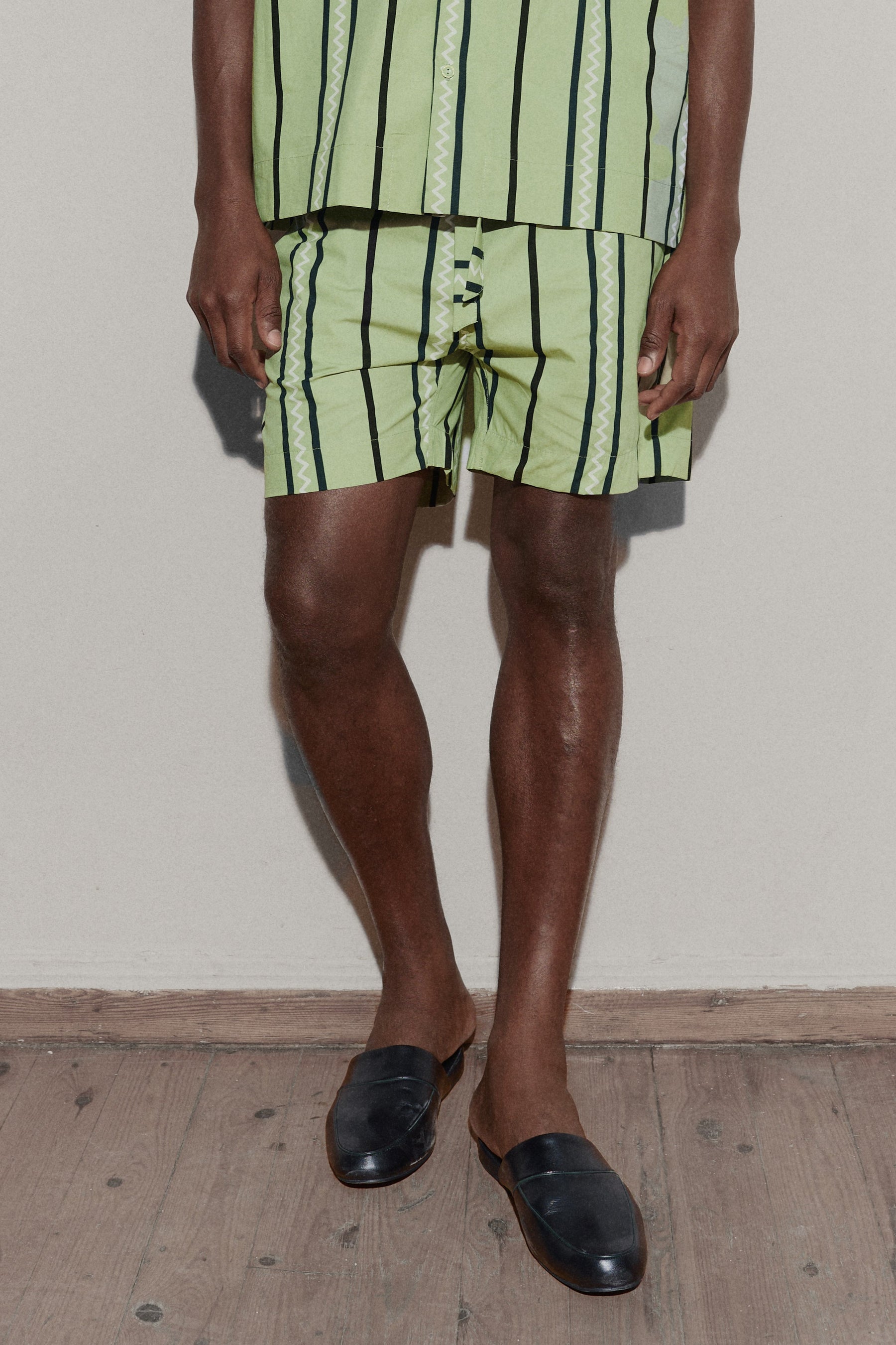 Wave stripe shorts - Laurel Green