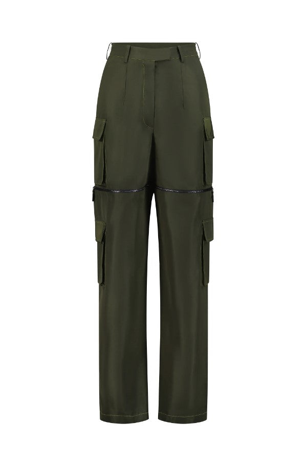 Pants With the Zipper Above Knee