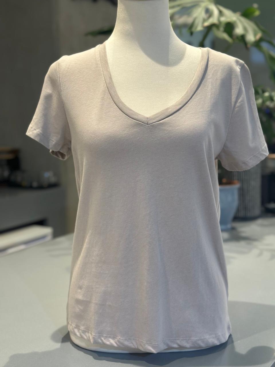 off white t-shirt