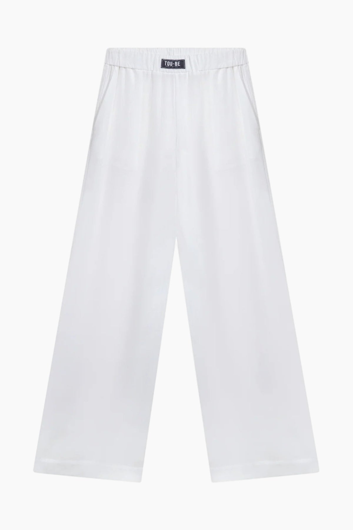 White pants pants featuring an elastic waistband and practical side pockets.