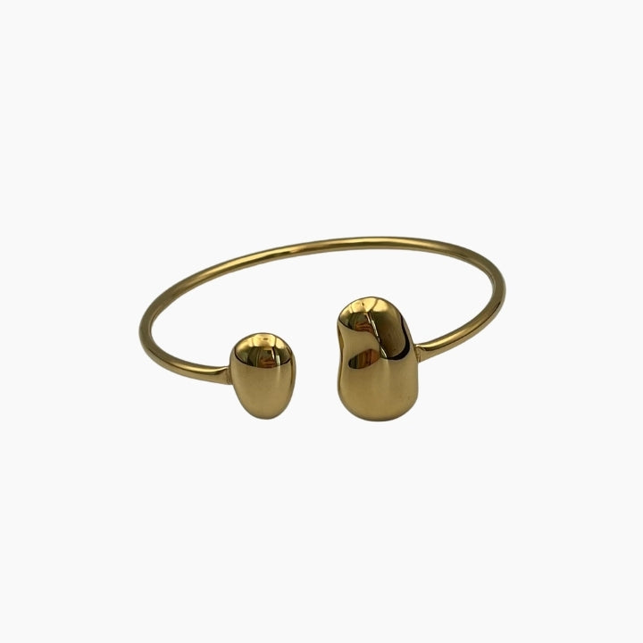 Gold bracelet with a unique design