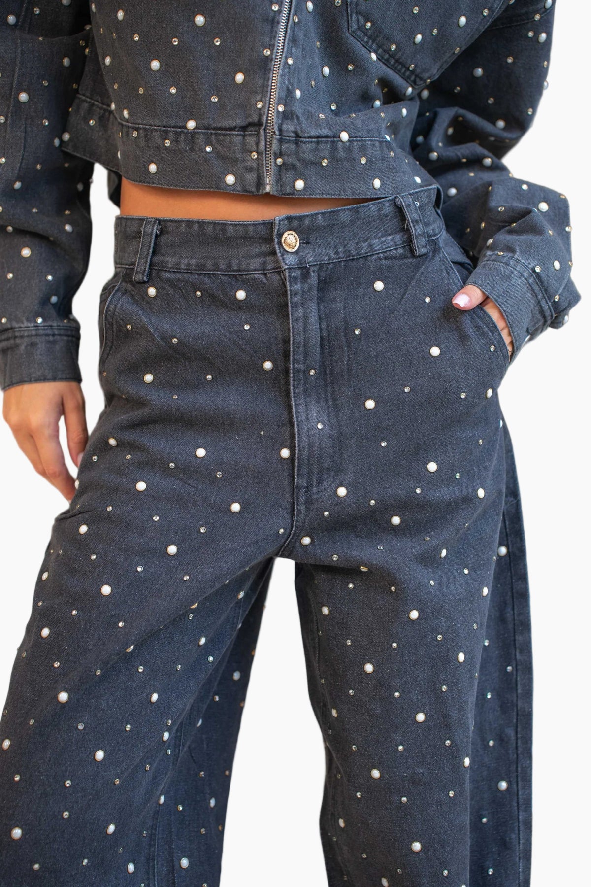 women wearing a blue denim set with embroidered beads, Wide and comfortable fit and High waist with button + zip closure