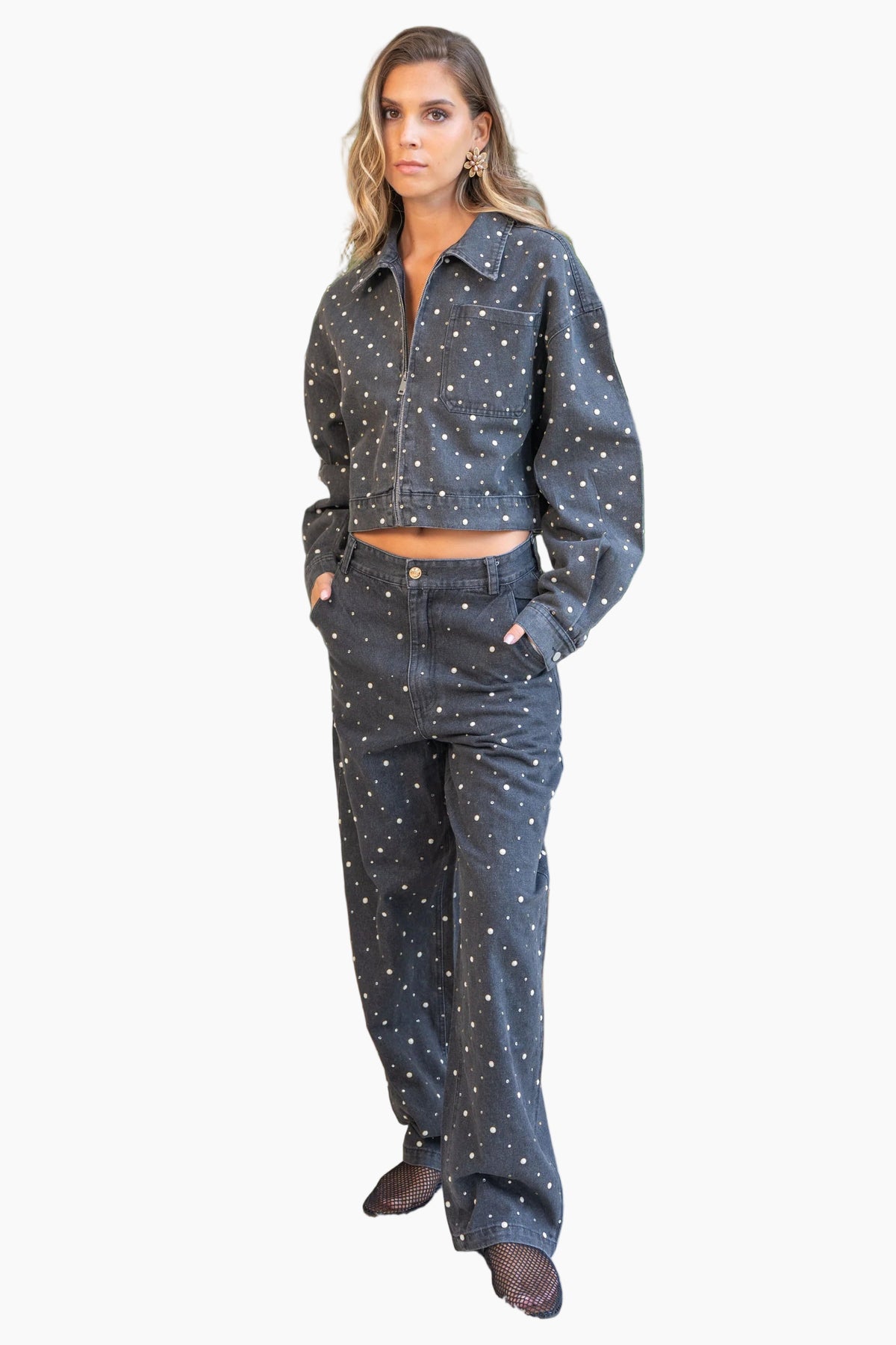 women wearing a blue denim set with embroidered beads, Wide and comfortable fit and High waist with button + zip closure