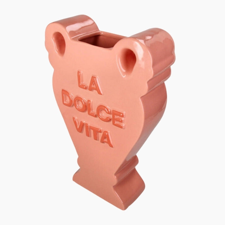 Pink ceramic vase with 'La Dolce Vita' text