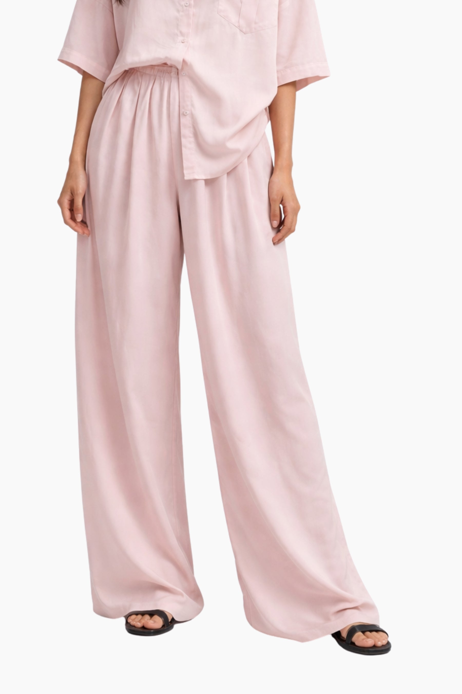 EC11012 Ensemble