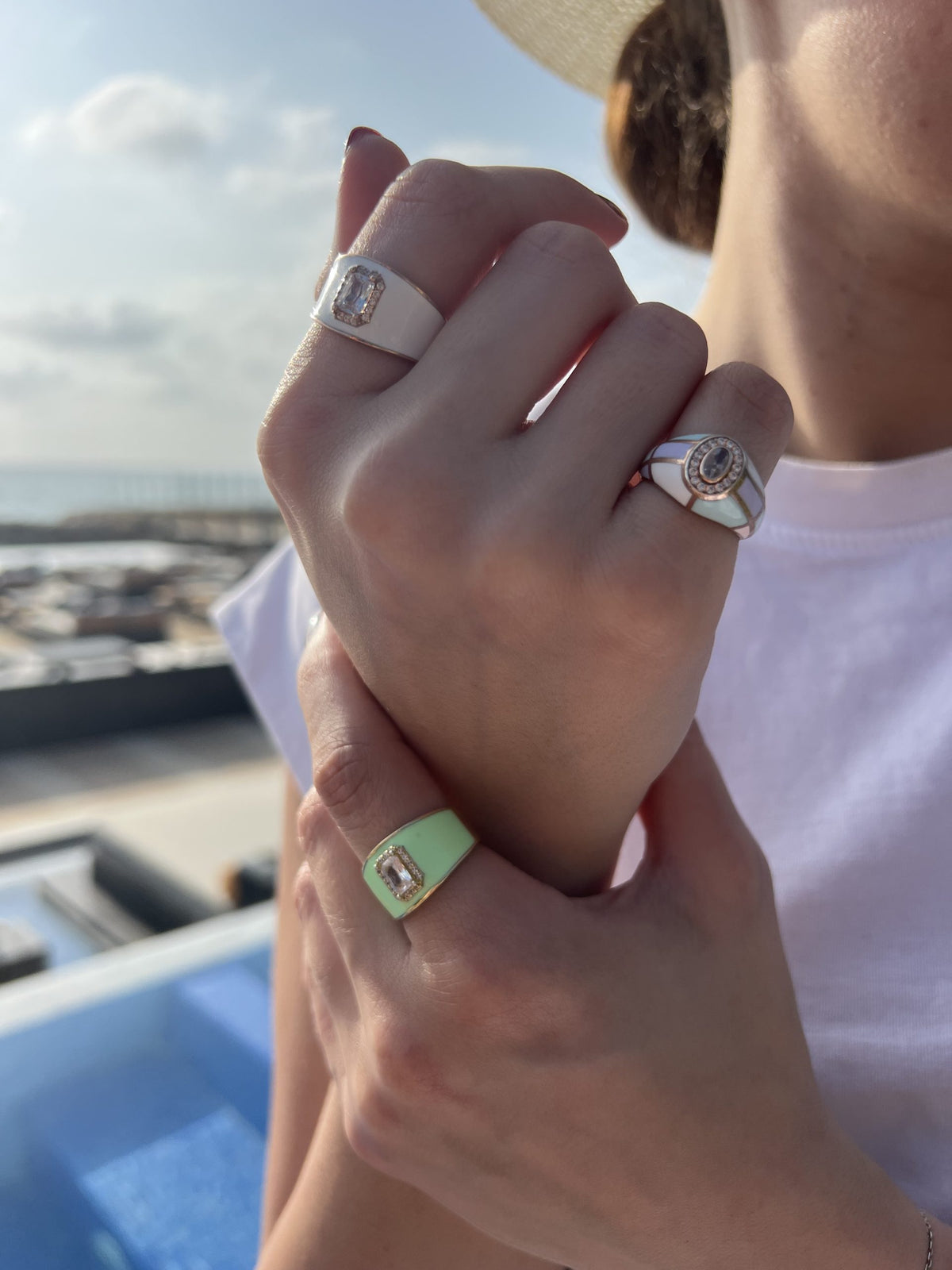 Emerald Stone Colored Enamel Ring