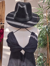 BB Hat with side chain