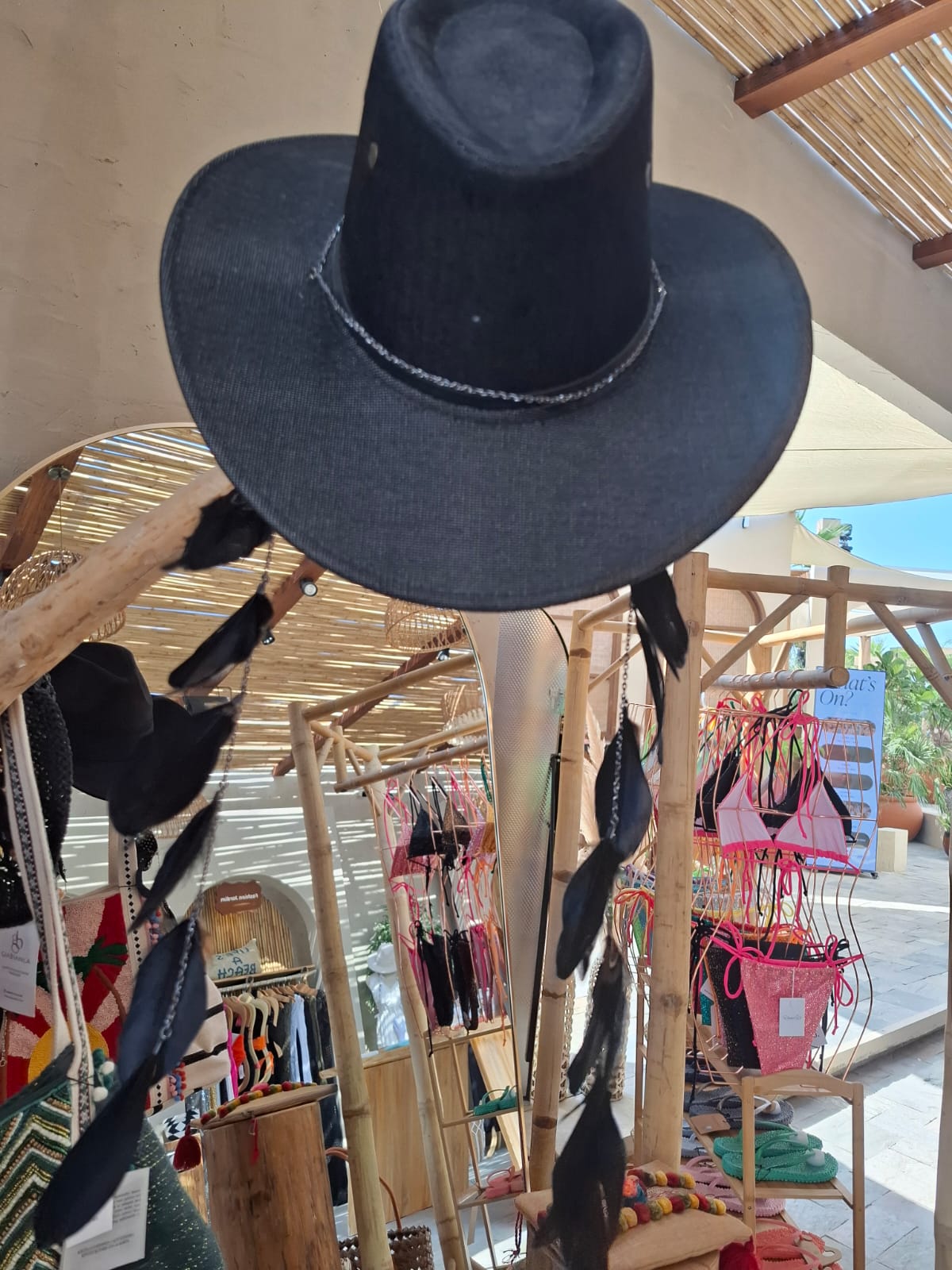 BB Cowboy Straw with feather chains