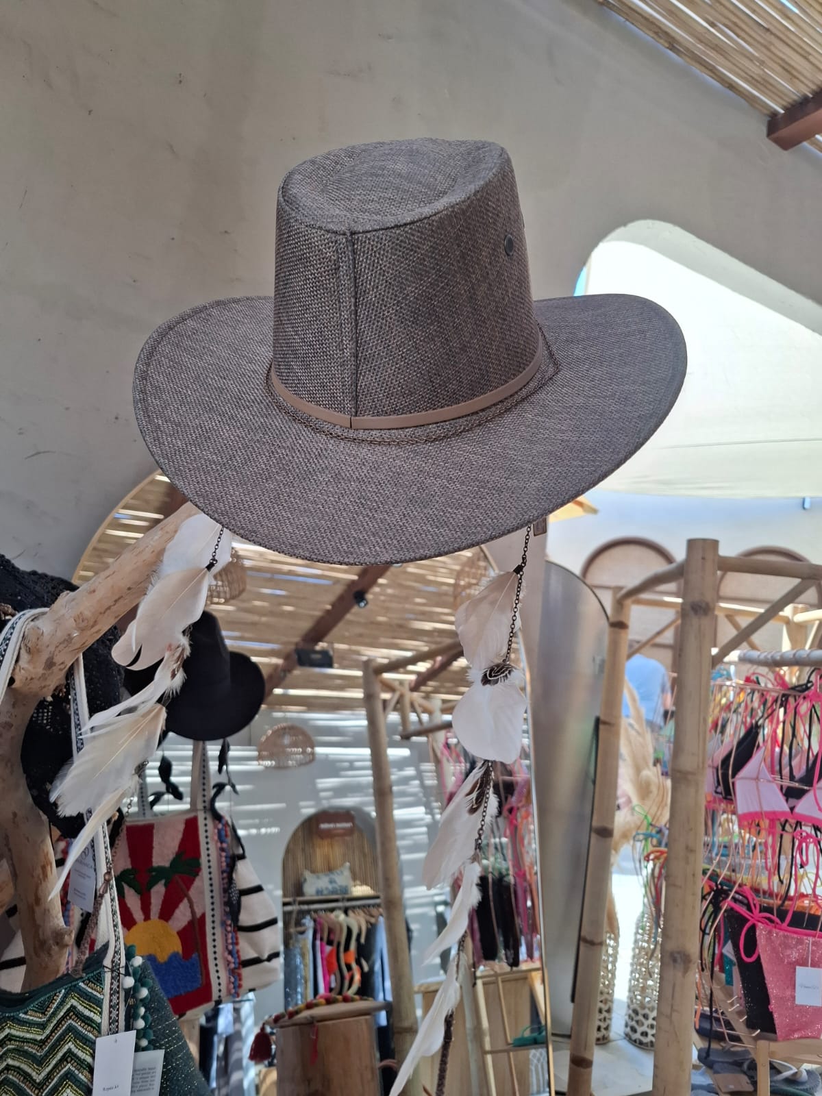 BB Cowboy Straw with feather chains
