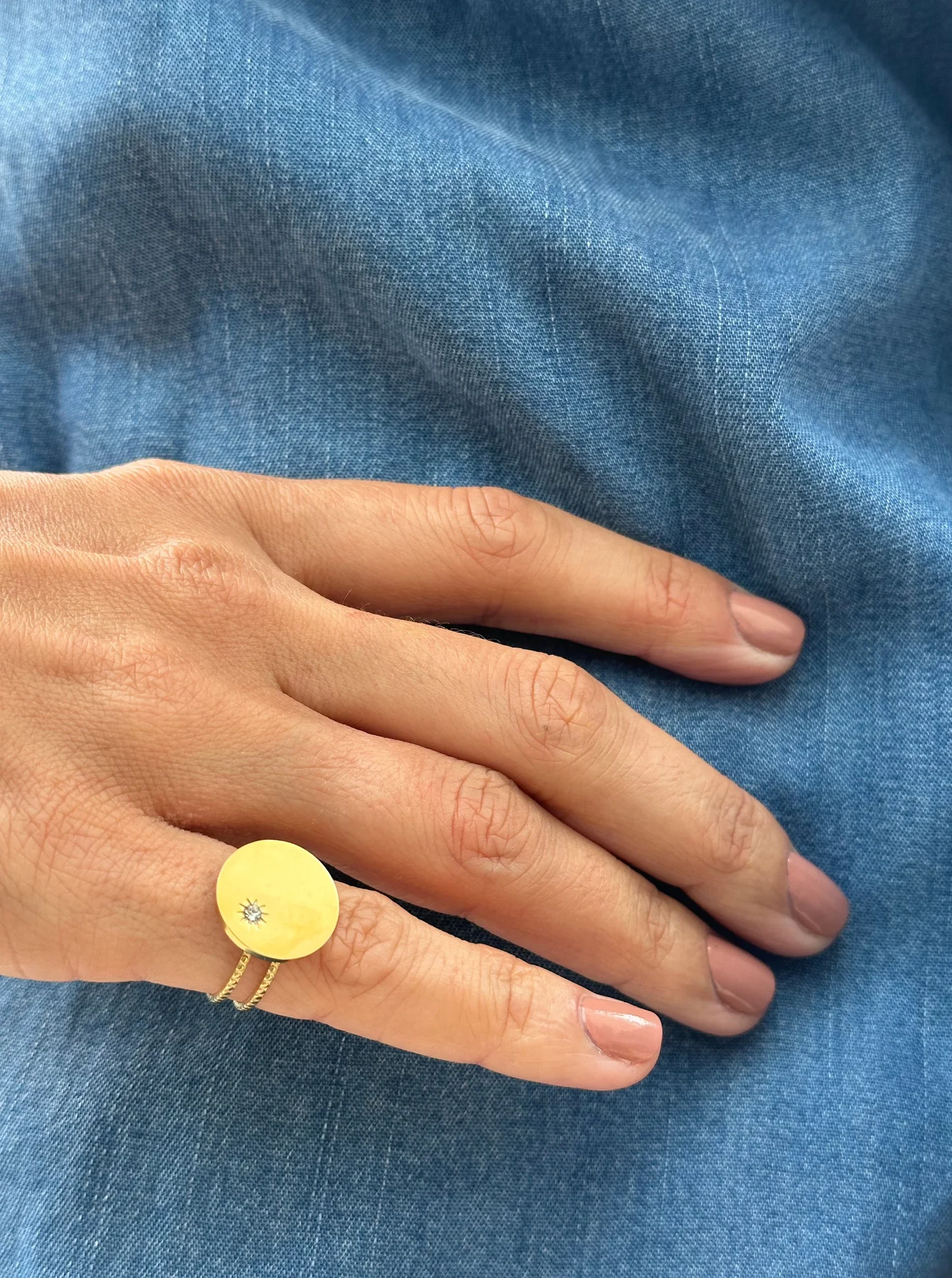 Round Gold Ring with Stone