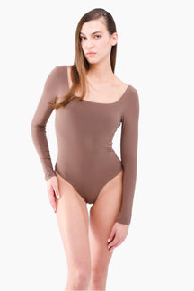 TCHERIZ,raw edge scoop neckline and a double snap closure, breathable Jersey fabric, mocha