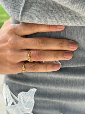 Thin gold leaves ring