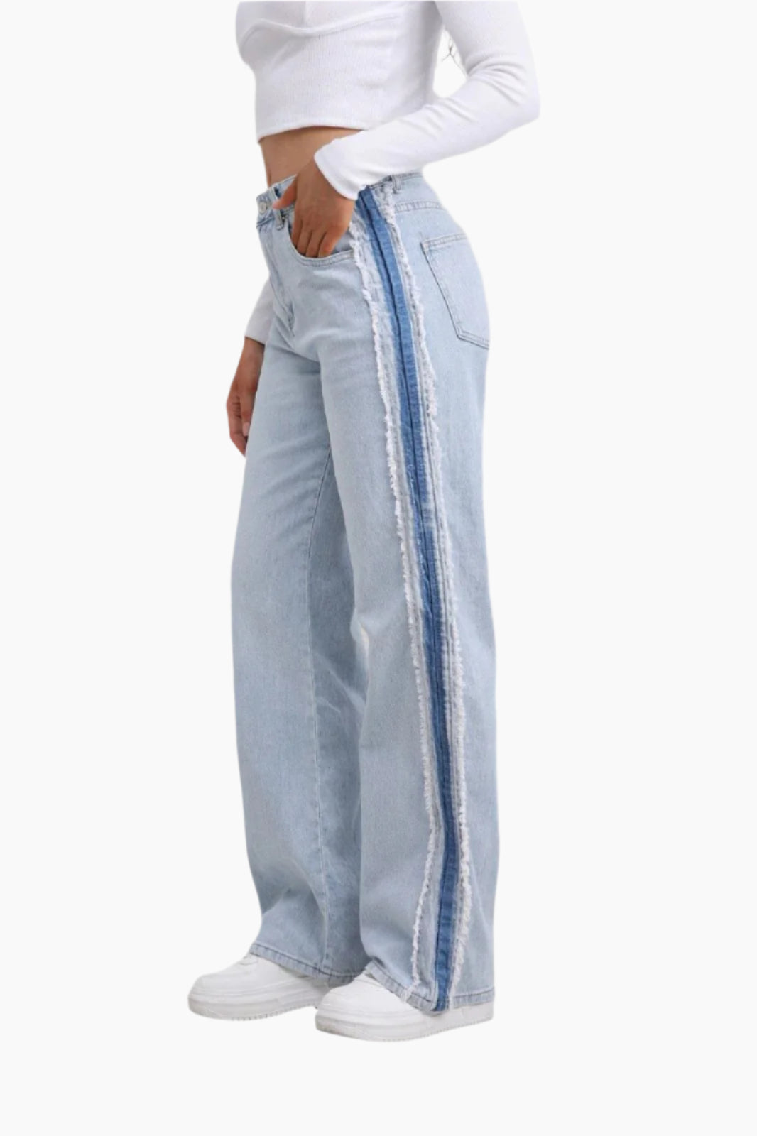 Light blue jeans with a white top and white sneakers 