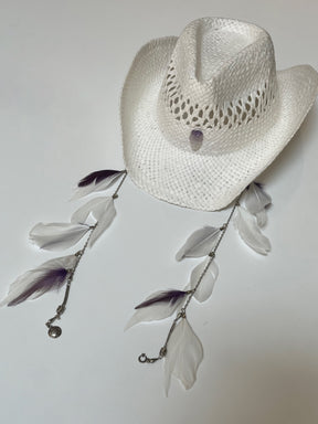 White straw hat with feathers chains