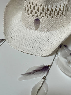 White straw hat with feathers chains